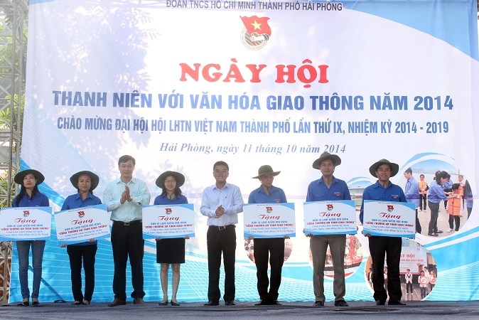 1413345687-nhỏ anh bi thu da sua